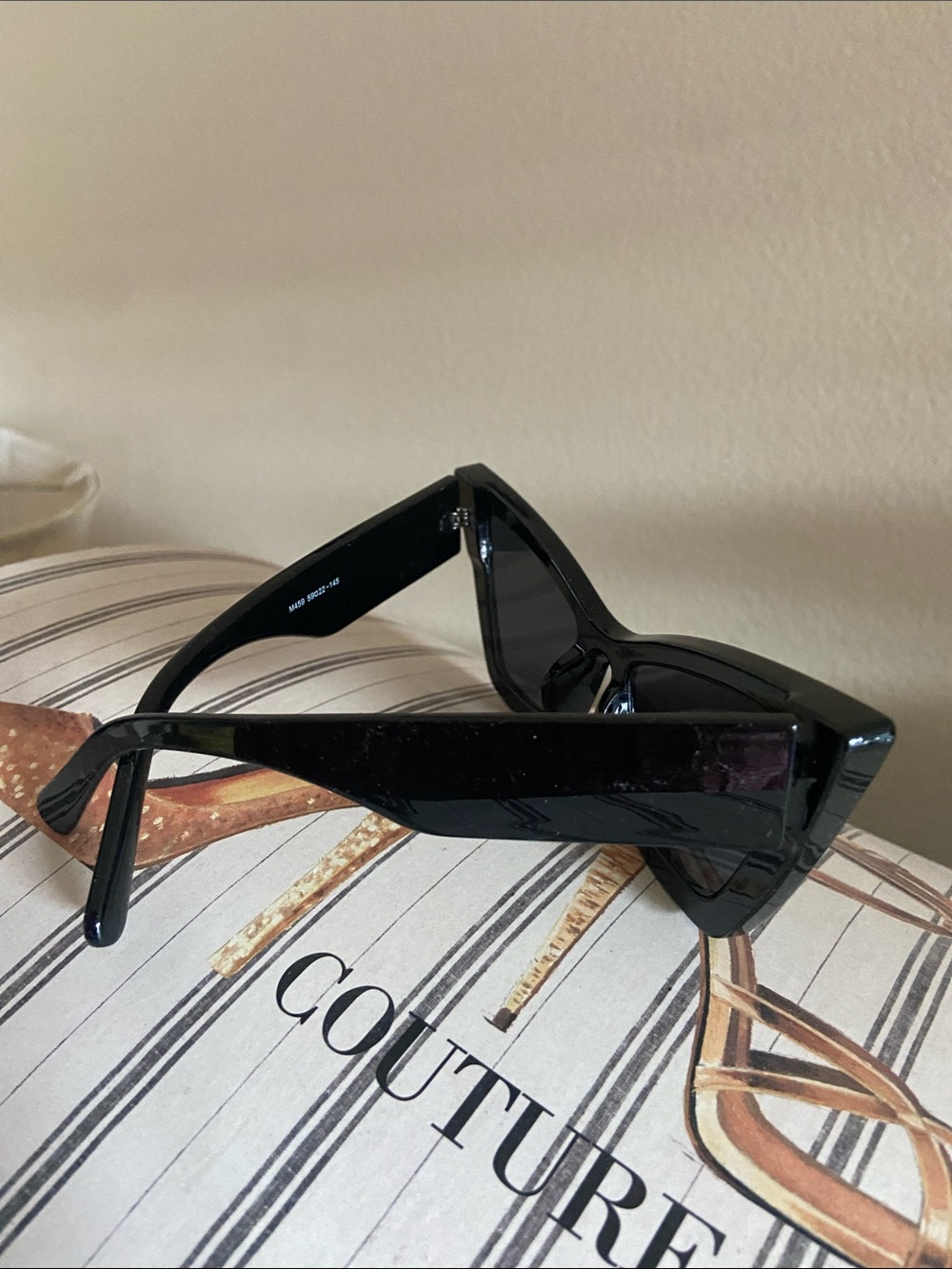 NEW Thick Black Cat Eye Sunglasses 400UV Last PAIR - Picture 5 of 5